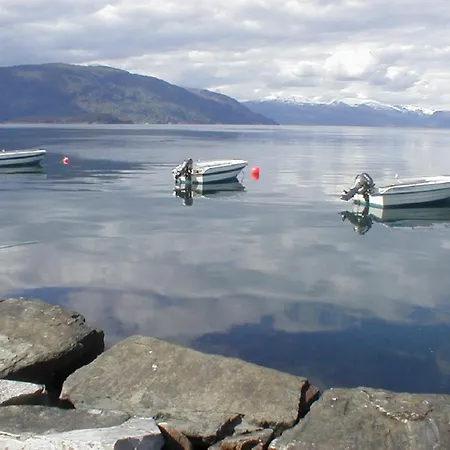 Fjordhytte-1 Ist Eine Schoene Huette Bei Am Hardangerfjord Mit Grandiosem Fjordpanorama, 20 Ps Motorboot Mietbar Aenes