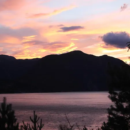 Fjordhytte-1 Ist Eine Schoene Huette Bei Am Hardangerfjord Mit Grandiosem Fjordpanorama, 20 Ps Motorboot Mietbar Aenes