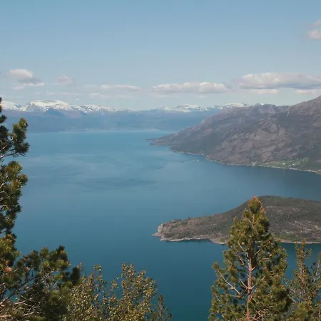 Vakantiehuis Fjordhytte-1 Ist Eine Schoene Huette Bei Am Hardangerfjord Mit Grandiosem Fjordpanorama, 20 Ps Motorboot Mietbar