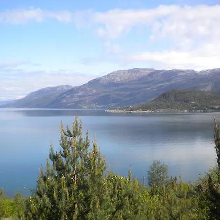 Fjordhytte-1 Ist Eine Schoene Huette Bei Am Hardangerfjord Mit Grandiosem Fjordpanorama, 20 Ps Motorboot Mietbar Vakantiehuis Aenes