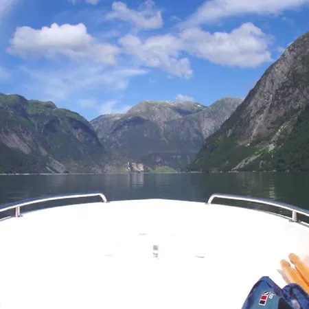 Fjordhytte-1 Ist Eine Schoene Huette Bei Am Hardangerfjord Mit Grandiosem Fjordpanorama, 20 Ps Motorboot Mietbar Casa de Férias Aenes